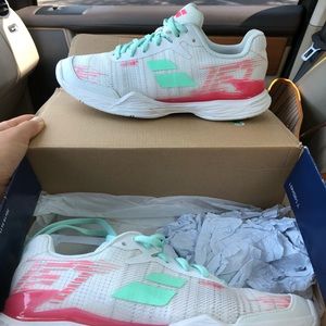 Brand new babolat energy tennis shoes!!